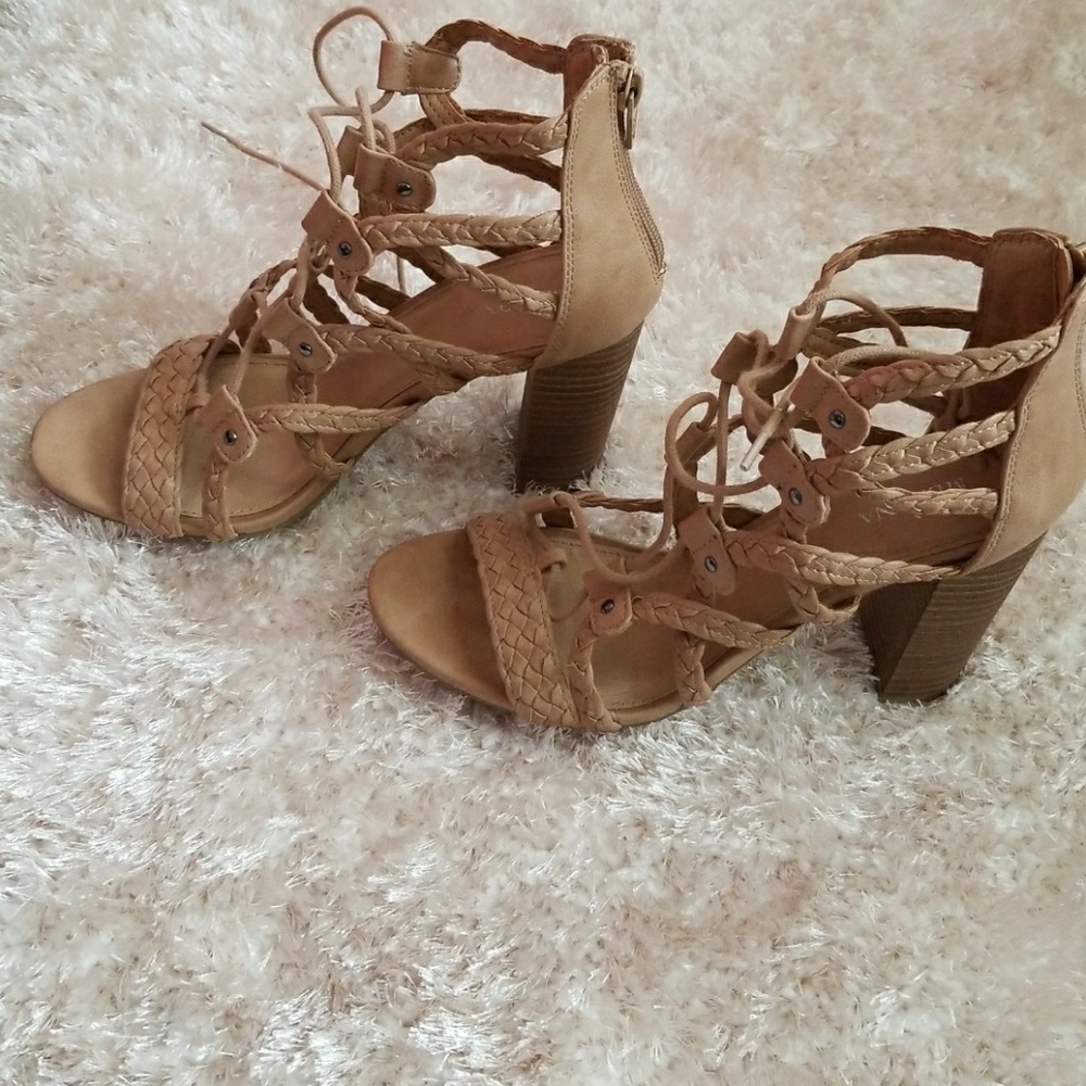 Merona Women's shoes Tan color